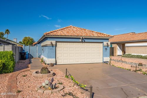 3042 W Rose Garden Ln, Phoenix, AZ, 85027-2368 | Card Image