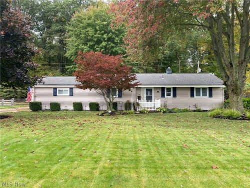 198 Crestwood Dr, Avon Lake, OH, 44012-1426 | Card Image