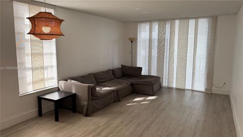 apt-201-9688 Fontainebleau Blvd, Miami, FL, 33172-4166 | Card Image