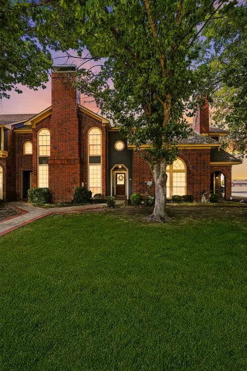 136 Cobblestone Row, Denton, TX, 76207-7203 | Card Image
