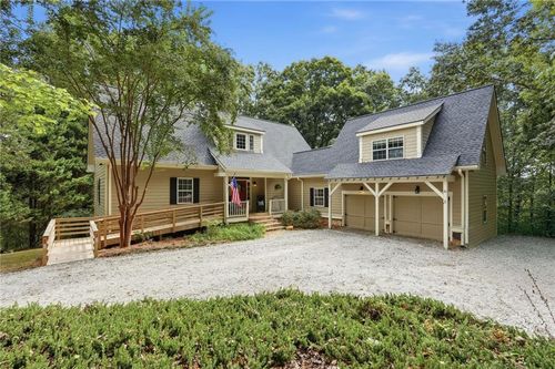 907 Rainbow Cir, Cleveland, GA, 30528-3211 | Card Image