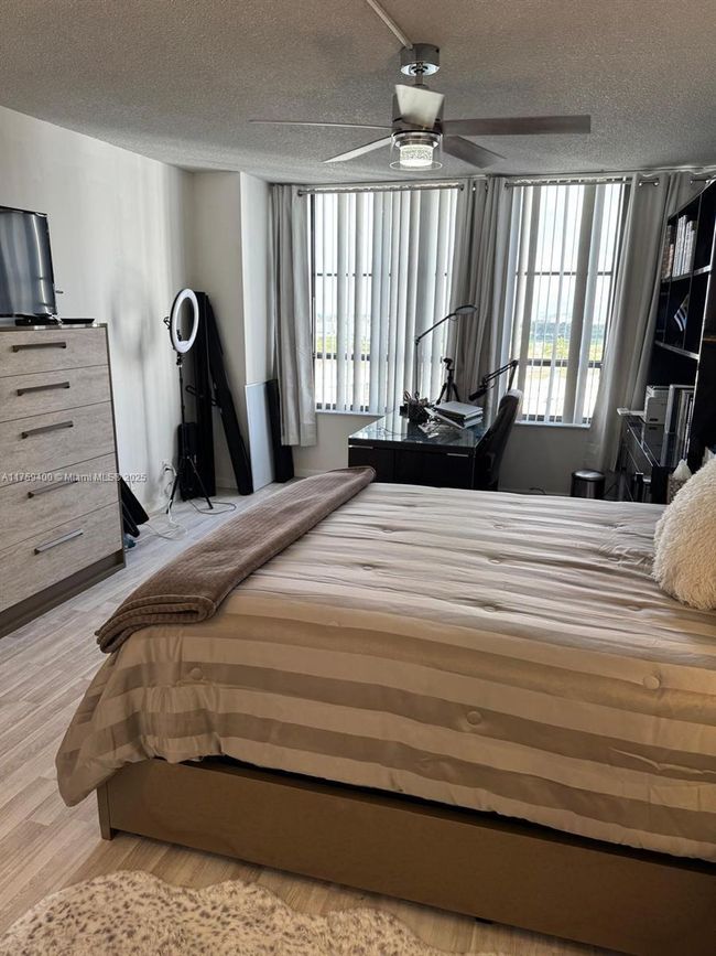 APT-908 - 500 Three Islands Blvd, Condo with 2 bedrooms, 2 bathrooms and null parking in Hallandale Beach FL | Image 6