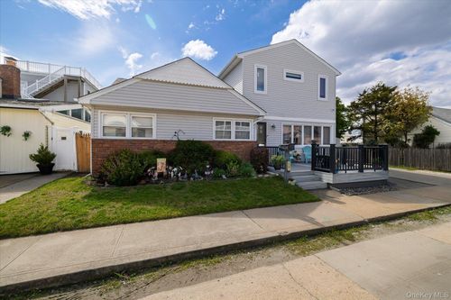 19 Armour St, Long Beach, NY, 11561-2501 | Card Image