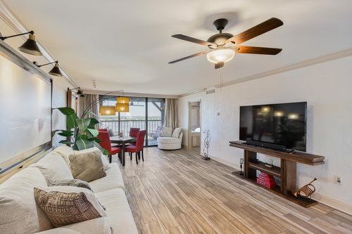 1103-200 Wagner Pl, Memphis, TN, 38103-3631 | Card Image