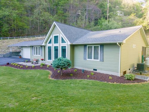 1148 Sierra Dr, Oakwood, VA, 24631 | Card Image