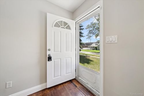 18446 Glenmore, Redford, MI, 48240-1713 | Card Image