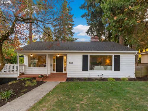 808 Ellis Ave, LakeOswego, OR, 97034 | Card Image
