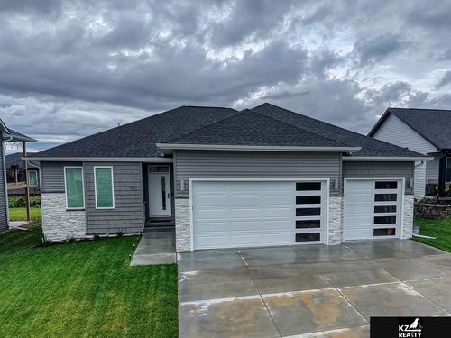733 Middleton Ave, Lincoln, NE, 68521-4647 | Card Image