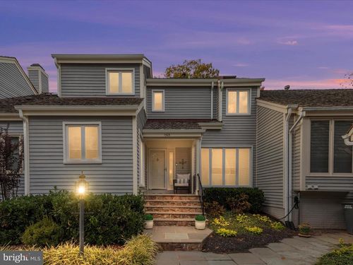 1303 Wedgewood Manor Way, RESTON, VA, 20194-1327 | Card Image