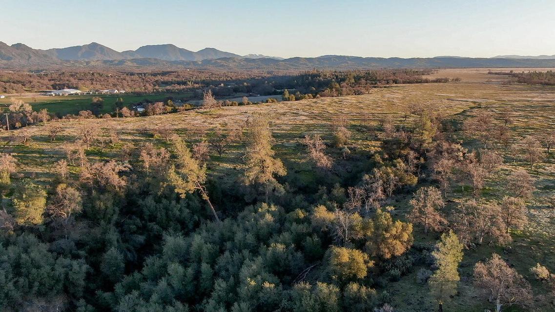 Land in Palo Cedro 4