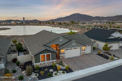 560 Riverbed Cir, Reno, NV, 89521-8137 | Card Image