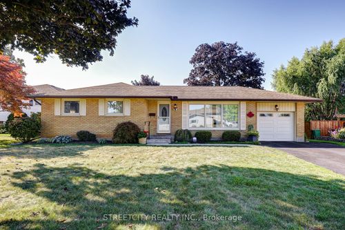 15 Ryerson Pl, Saint Thomas, ON, N5R4R9 | Card Image