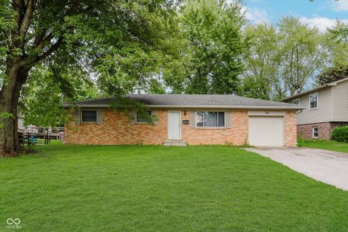 5 Whitewood Ct, Beech Grove, IN, 46107-2615 | Card Image