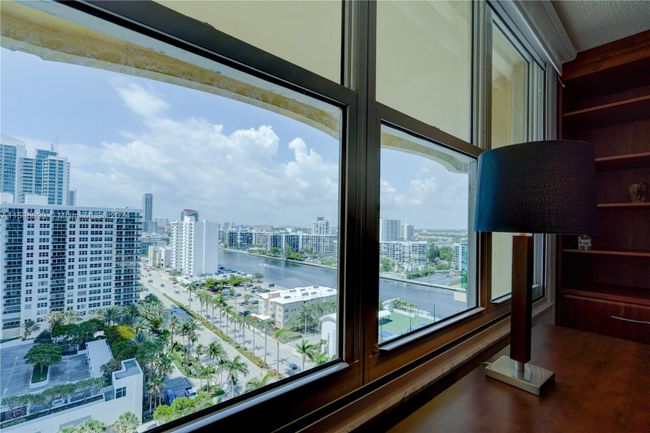 PH35 - 2501 S Ocean Dr, Condo with 2 bedrooms, 2 bathrooms and null parking in Hollywood FL | Image 9