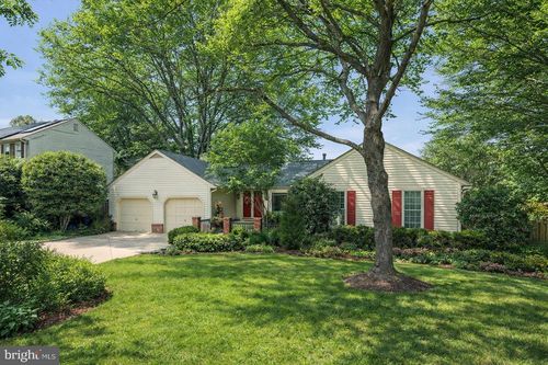 9201 Copenhaver Dr, POTOMAC, MD, 20854-3016 | Card Image