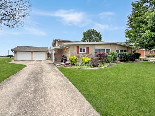 1616 Golfview Cir, Rantoul, IL, 61866-3555 | Card Image
