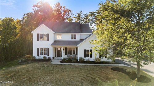 4 Oakhurst Ct, Clifton Park, NY, 12065-8719 | Card Image