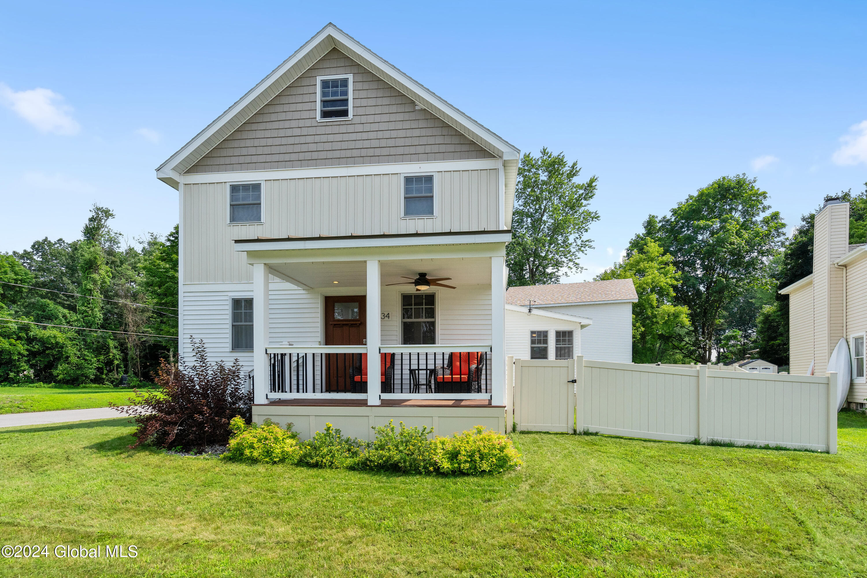 Crescent St, Saratoga Springs, NY 12866