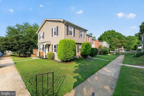 2074 Lake Grove Ln, CROFTON, MD, 21114-1831 | Card Image