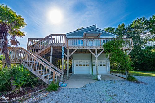 2027 Blackbeard Dr, Oriental, NC, 28571-9565 | Card Image