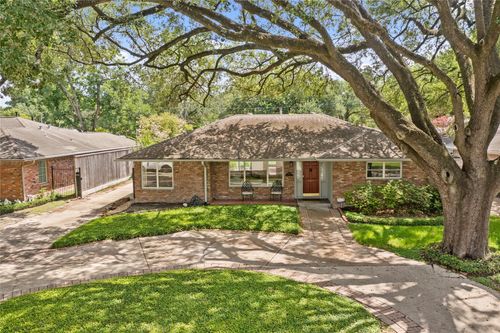 3615 Newcastle Dr, Houston, TX, 77027-6719 | Card Image