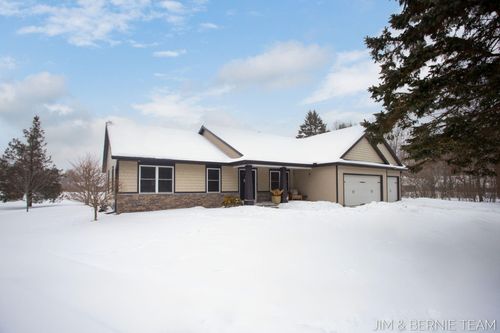 6005 River Ridge Dr, Hamilton, MI, 49419-9654 | Card Image