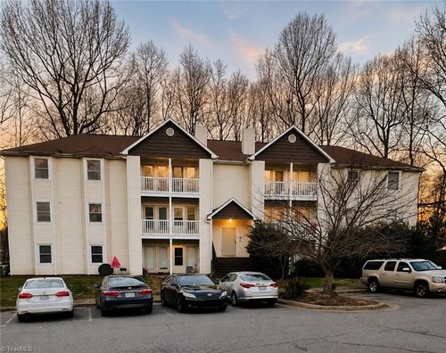 2330 Vandalia Rd, Greensboro, NC, 27407-7661 | Card Image