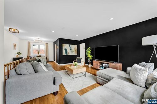 43 Conforti Ave, West Orange, NJ, 07052-2819 | Card Image