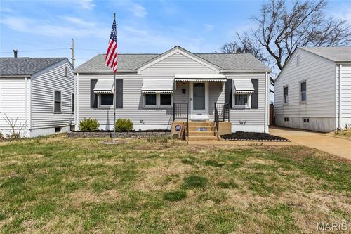 11041 Saint Pius Ln, Saint Ann, MO, 63074-1226 | Card Image