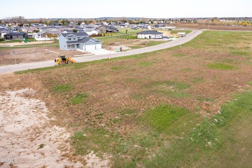 401 Kamrose Dr, Bismarck, ND, 58504-5533 | Card Image