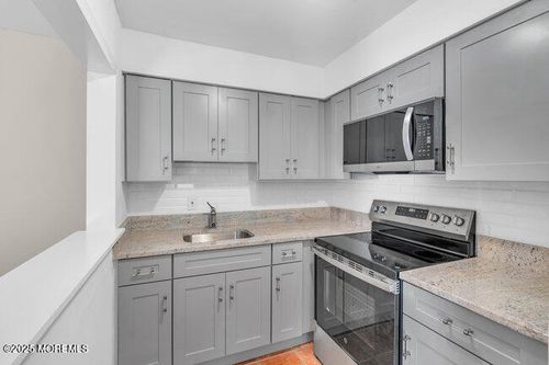 15a-735 Greens Ave, Long Branch, NJ, 07740-9010 | Card Image