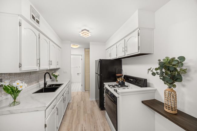 APT-311 - 1475 Rebecca Dr, Condo with 1 bedrooms, 1 bathrooms and 2 parking in Hoffman Estates IL | Image 6