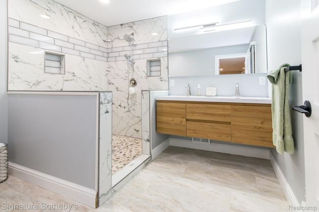 Beautiful Primary Bath | Image 32