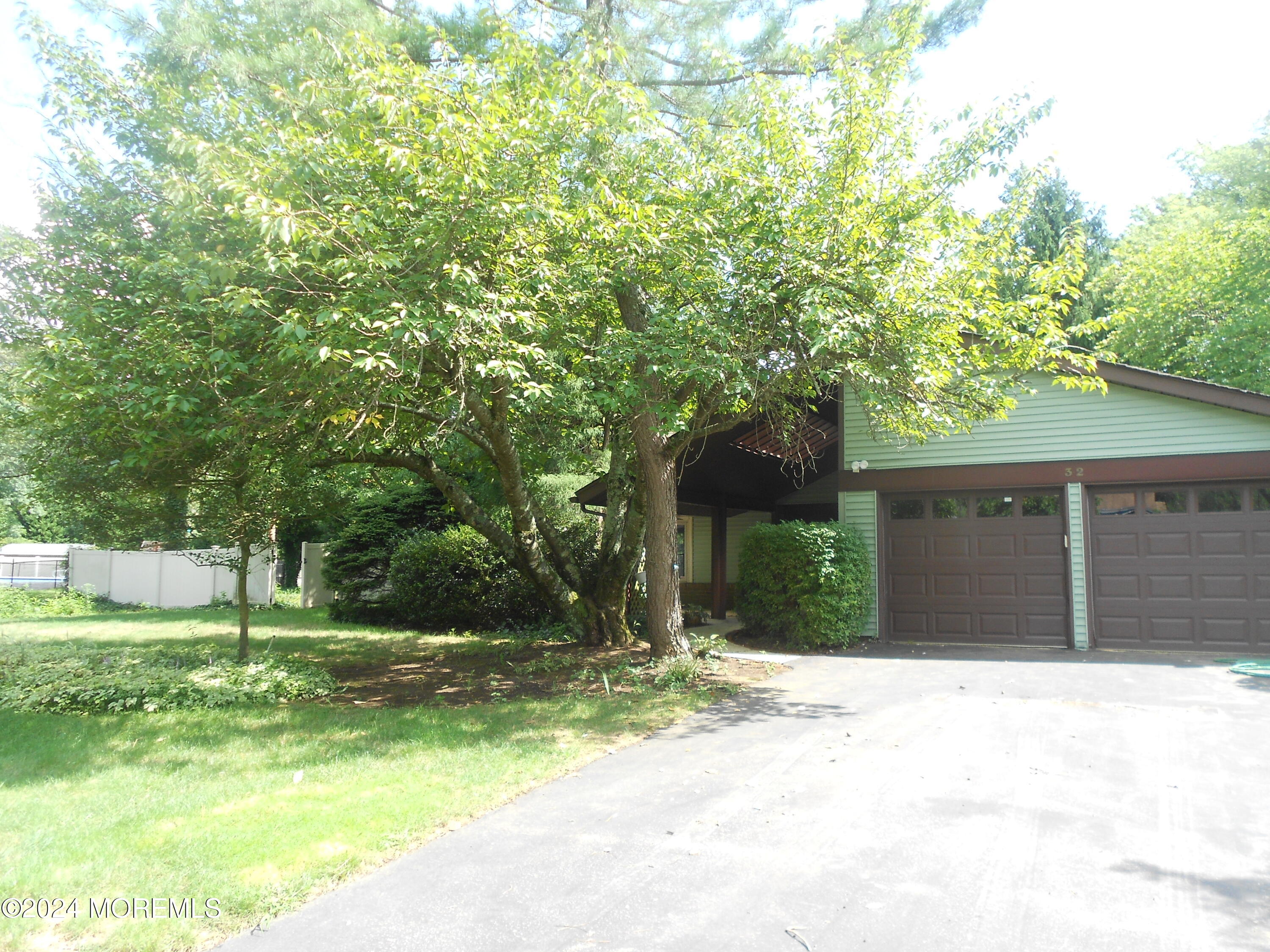 Dawes Ct, Freehold, NJ 07728
