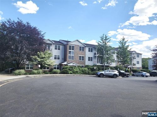 42 Mountainview Ct, Riverdale, NJ, 07457-1043 | Card Image