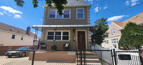 1637 Stadium Ave, Bronx, NY, 10465-1022 | Card Image