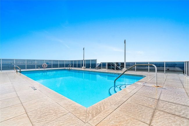 APT-1806 - 2841 N Ocean Blvd, Condo with 2 bedrooms, 2 bathrooms and null parking in Fort Lauderdale FL | Image 35