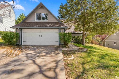 1821 Concord Ln, Manhattan, KS, 66503-8121 | Card Image