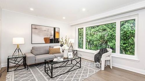 318 Paliser Cres S, Richmond Hill, ON, L4C1R8 | Card Image