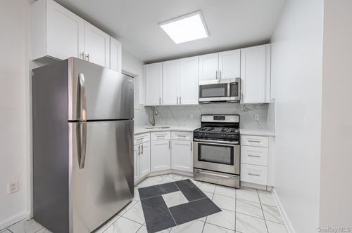 1913 Barnes Ave, Bronx, NY, 10462-3209 | Card Image