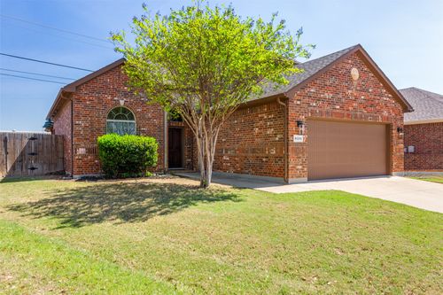 8320 Deer Bluff Ln, Fort Worth, TX, 76179-3658 | Card Image