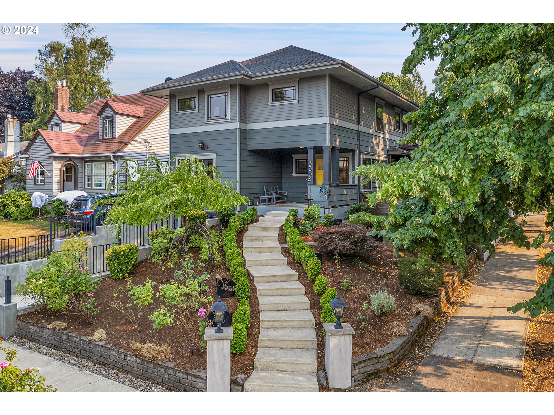 Hazelfern Pl, Portland, OR 97232