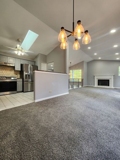 2753 S Cedar Glen Dr, Arlington Heights, IL, 60005-4674 | Card Image