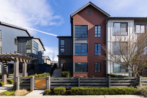 37995 Helm Way, Squamish, BC, V8B2A1 | Card Image