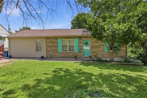 519 S Willow Ave, Sugar Creek, MO, 64053-1513 | Card Image