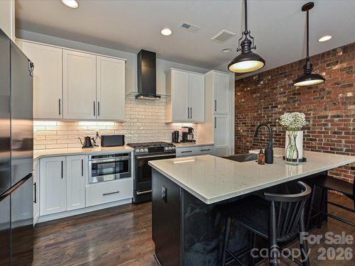 432 E 33rd St, Charlotte, NC, 28205-1598 | Card Image