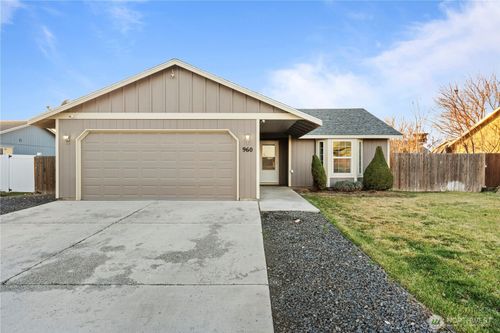 960 S 11th Ave, Othello, WA, 99344-1662 | Card Image