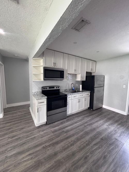 b-6760 Park St, Hollywood, FL, 33024-3912 | Card Image
