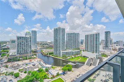 2306 - 68 Se 6th St, Condo with 1 bedrooms, 1 bathrooms and null parking in Miami FL | Image 1