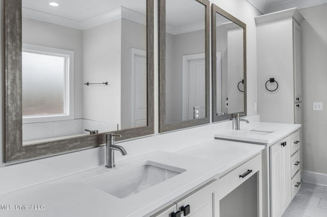 42-web-or-mls-202 Lizzy-50 | Image 41